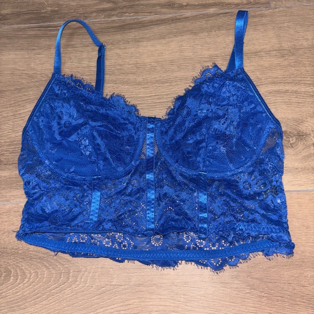 SHEIN Royal Blue Lace Crop Top
